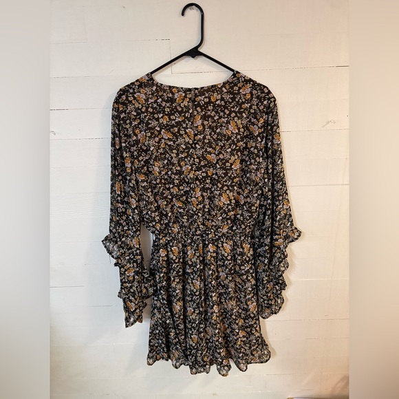 VICI Floral Long Sleeve Ruffle Mini Dress Women’s Size Large - Picture 2 of 7